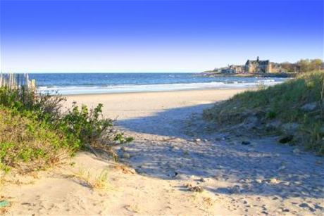 narragansett town beach