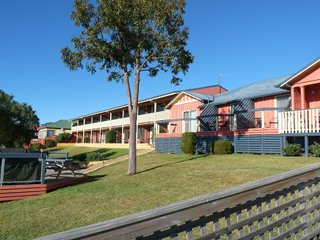 swansea motor inn